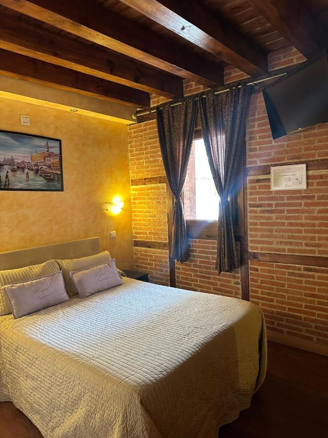 Hostal Segovia Adults Only Exterior photo