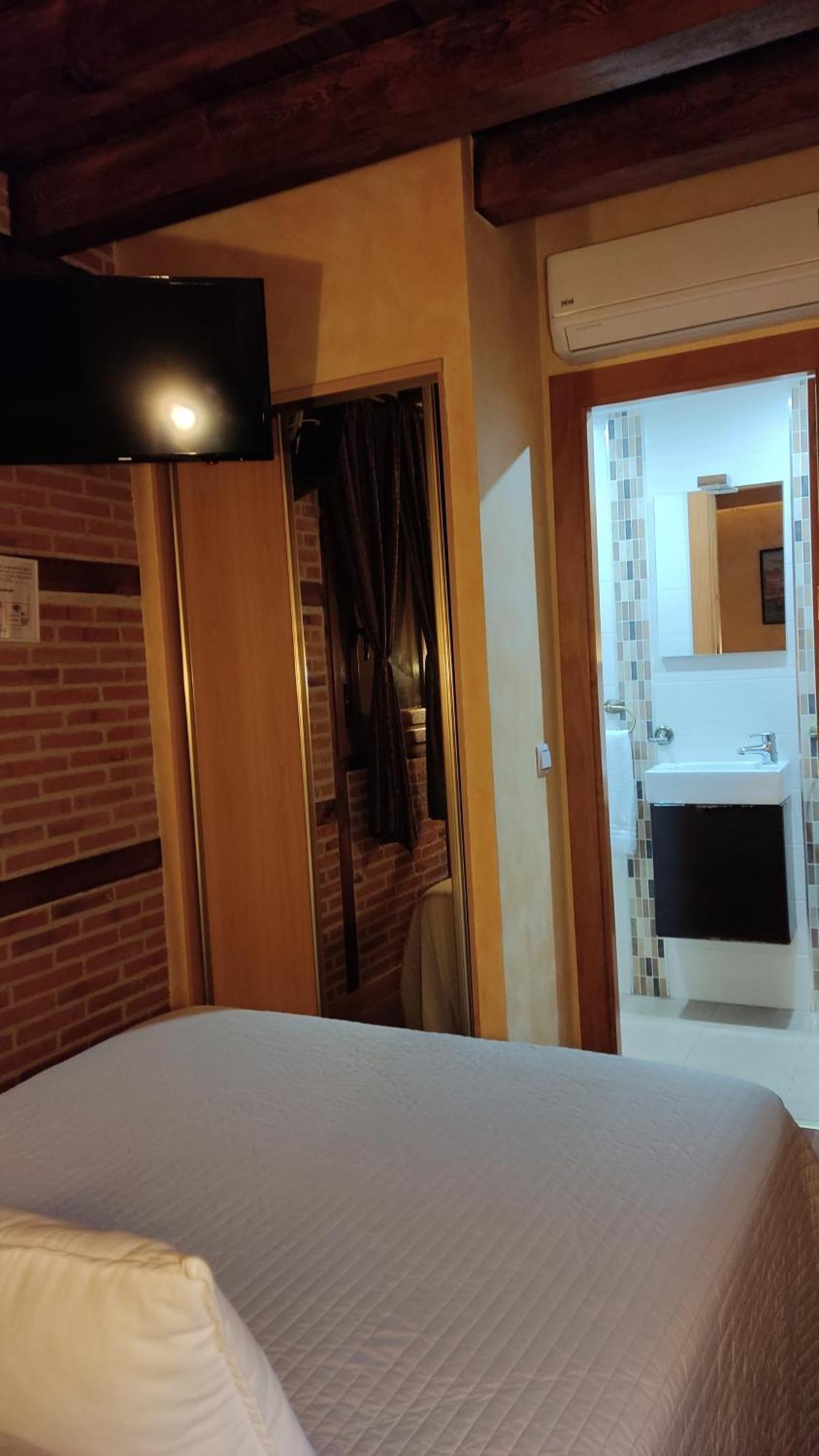 Hostal Segovia Adults Only Room photo